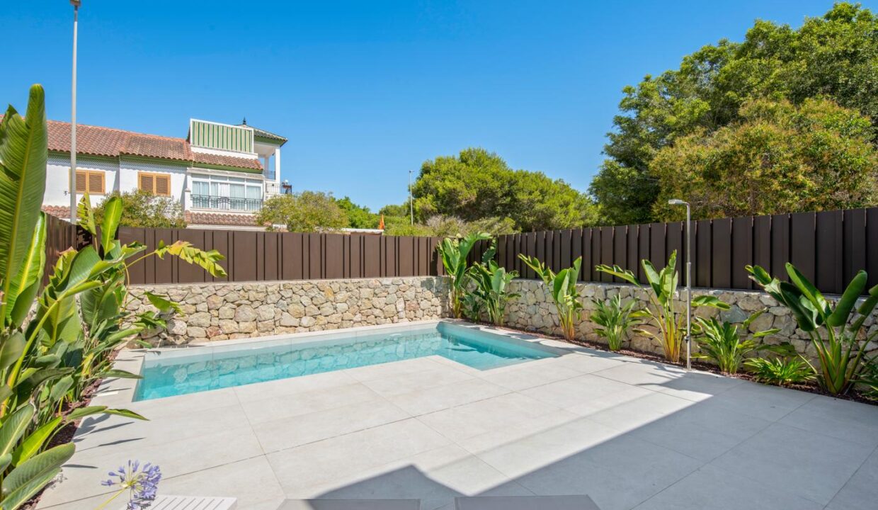 94154-Vrijstaande-villas-in-Mil-Palmeras-op-800-meter-van-het-strand-17