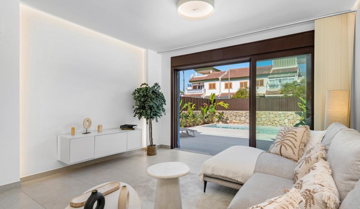94154-Vrijstaande-villas-in-Mil-Palmeras-op-800-meter-van-het-strand-25