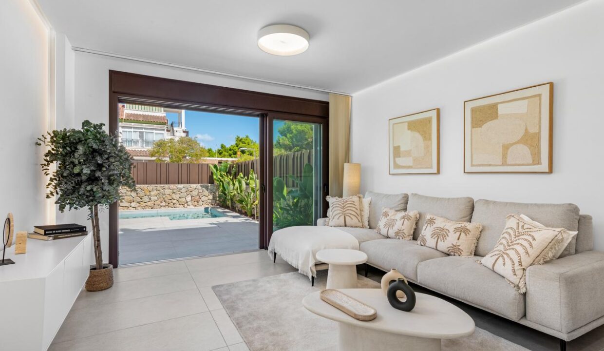 94154-Vrijstaande-villas-in-Mil-Palmeras-op-800-meter-van-het-strand-26