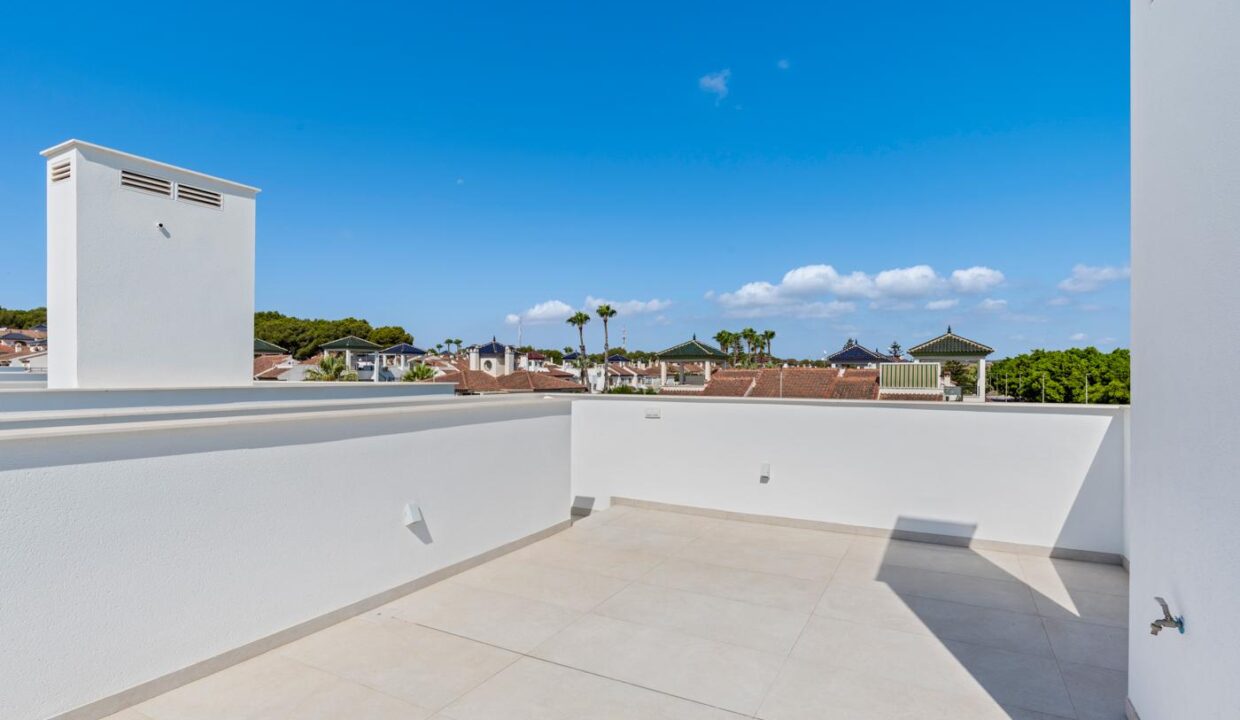 94154-Vrijstaande-villas-in-Mil-Palmeras-op-800-meter-van-het-strand-33