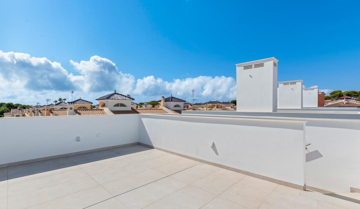 94154-Vrijstaande-villas-in-Mil-Palmeras-op-800-meter-van-het-strand-34