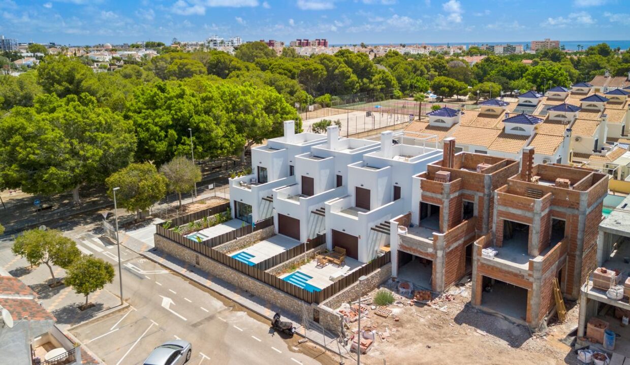 94154-Vrijstaande-villas-in-Mil-Palmeras-op-800-meter-van-het-strand-6