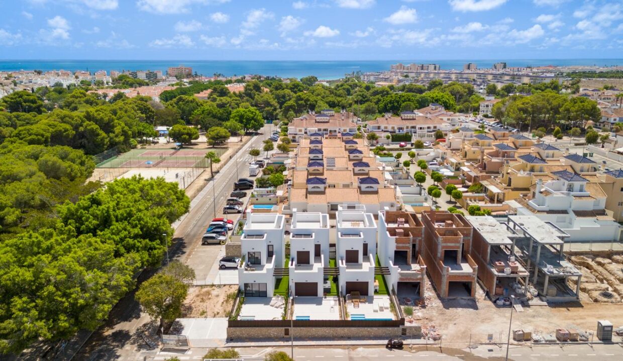 94154-Vrijstaande-villas-in-Mil-Palmeras-op-800-meter-van-het-strand-7