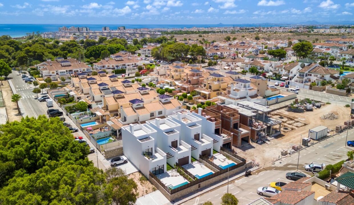 94154-Vrijstaande-villas-in-Mil-Palmeras-op-800-meter-van-het-strand-8