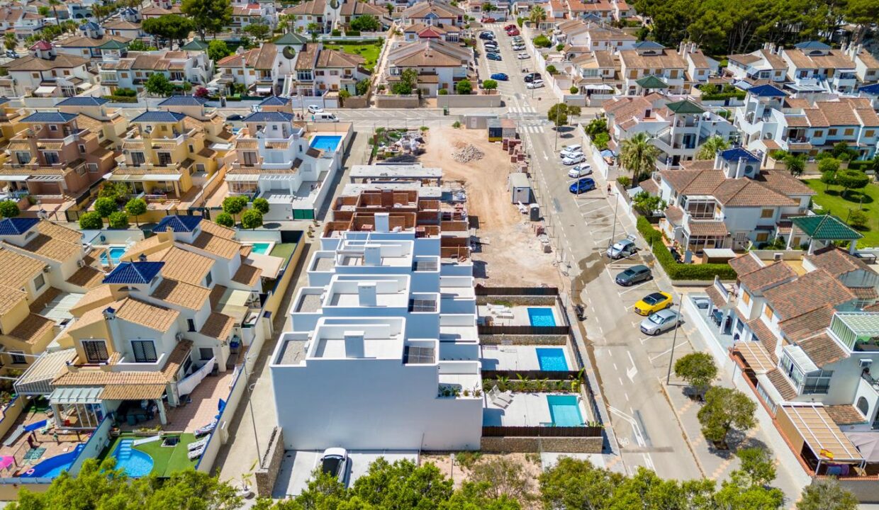 94154-Vrijstaande-villas-in-Mil-Palmeras-op-800-meter-van-het-strand-9