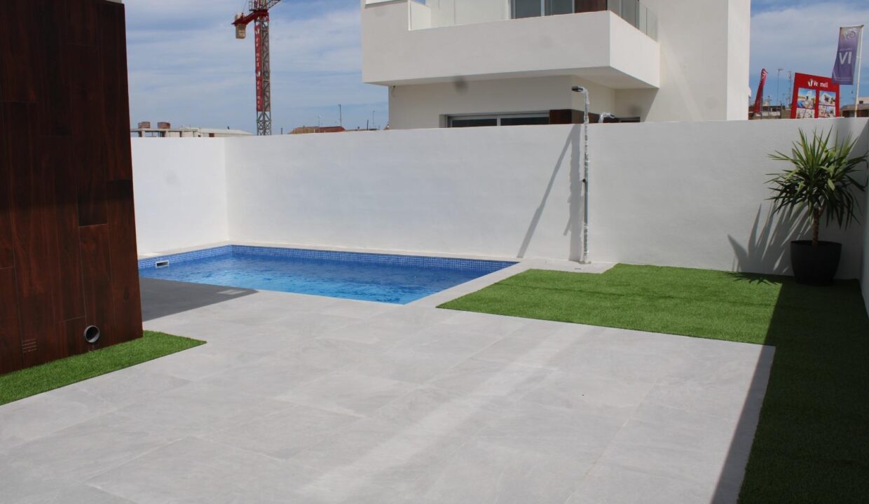 94940-Vrijstaande-villas-in-San-Fulgencio-met-prive-zwembad-32